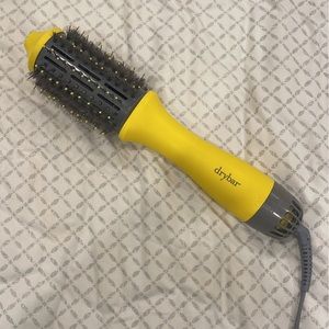 Drybar blow brush